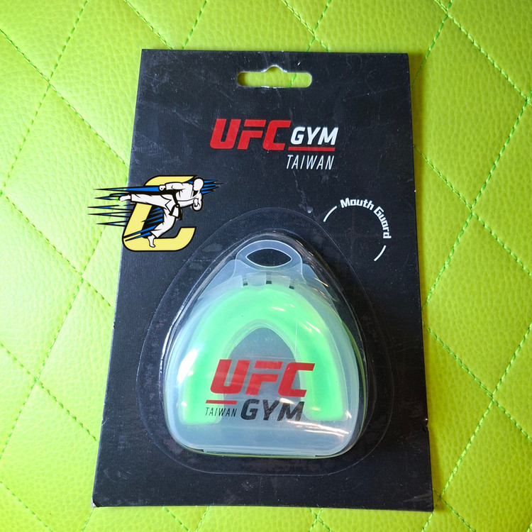 لثه سه لایه UFC